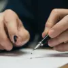万年筆のインクが漏れる原因と直し方は？修理前に試すべき対処法